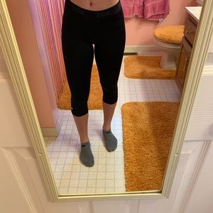 SOLD Dri-Fit Cropped Nike Leggings